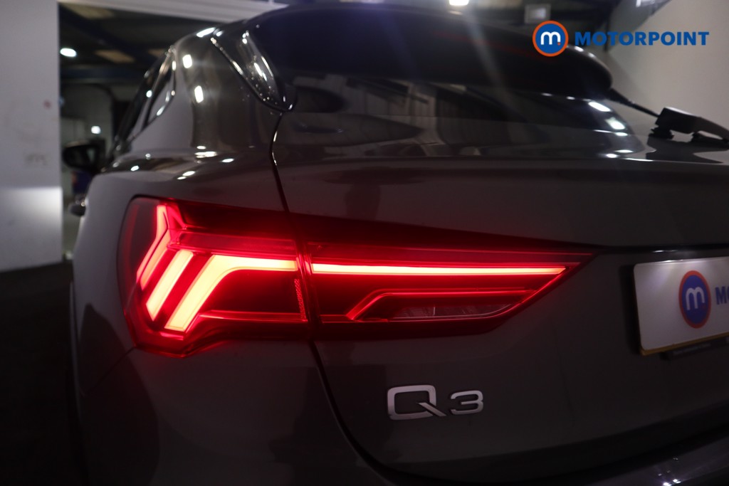 Audi Q3 Black Edition Manual Diesel SUV - Stock Number (1582128) - 23rd supplementary image