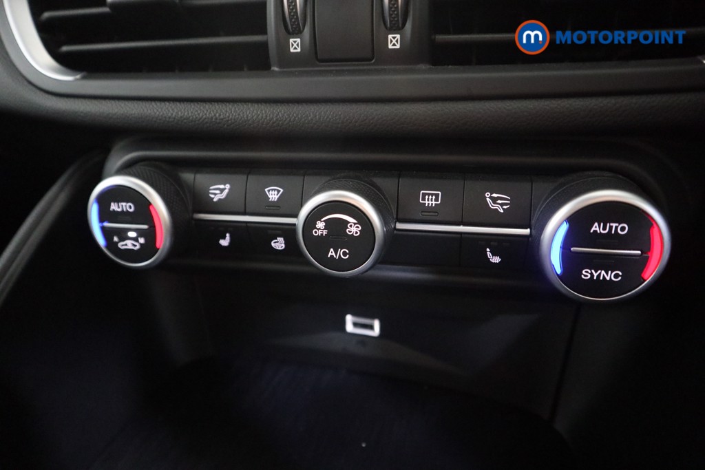 Alfa Romeo Giulia Nero Edizione Automatic Petrol Saloon - Stock Number (1582311) - 9th supplementary image