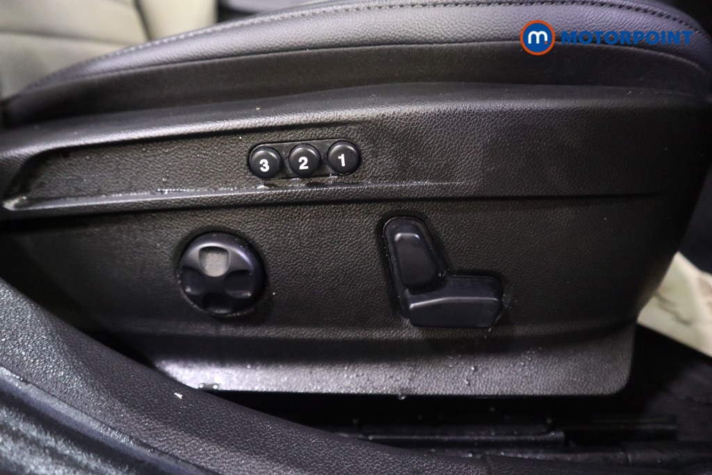 Alfa Romeo Giulia Nero Edizione Automatic Petrol Saloon - Stock Number (1582311) - 13th supplementary image