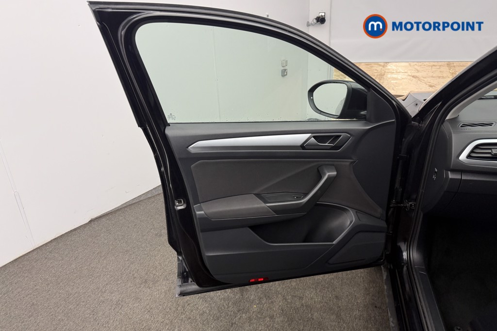 Volkswagen T-Roc Life Manual Petrol SUV - Stock Number (1582323) - 4th supplementary image