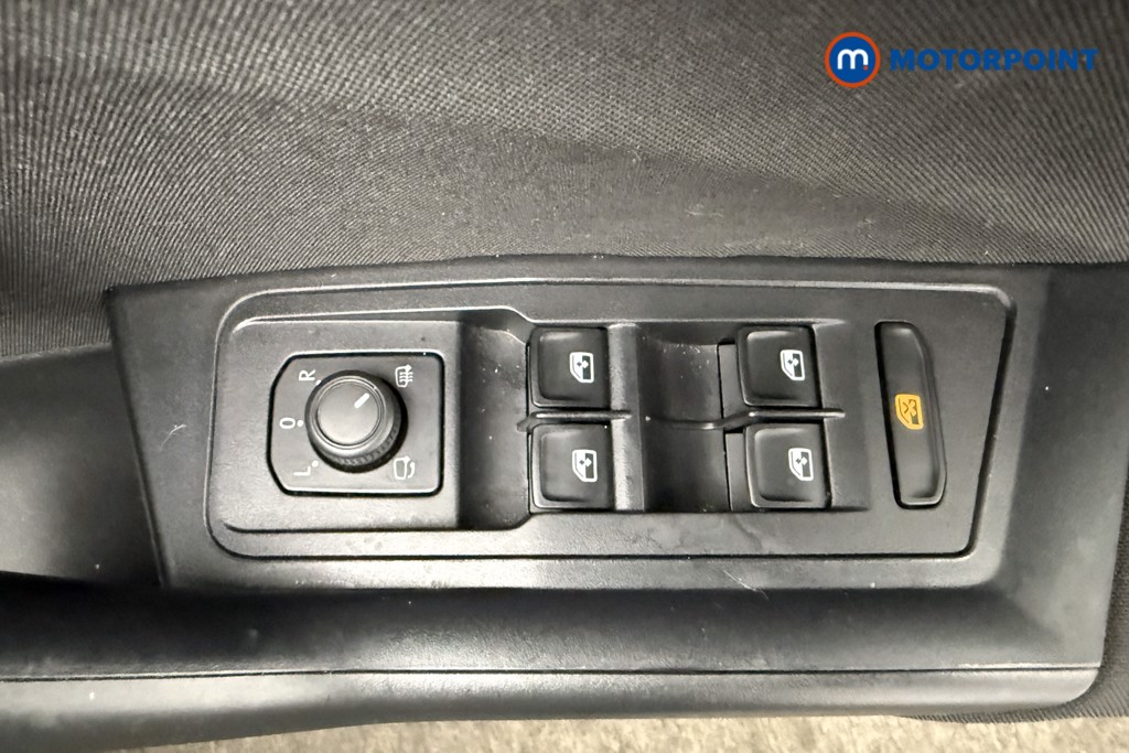 Volkswagen T-Roc Life Manual Petrol SUV - Stock Number (1582323) - 16th supplementary image