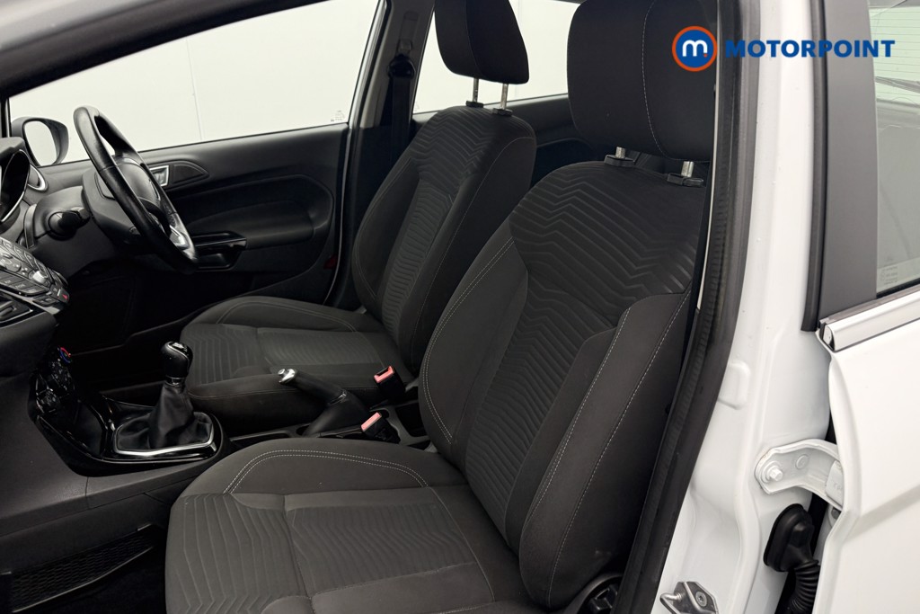 Ford Fiesta Zetec Manual Petrol Hatchback - Stock Number (1582390) - 2nd supplementary image
