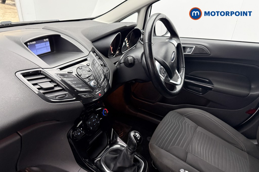 Ford Fiesta Zetec Manual Petrol Hatchback - Stock Number (1582390) - 3rd supplementary image