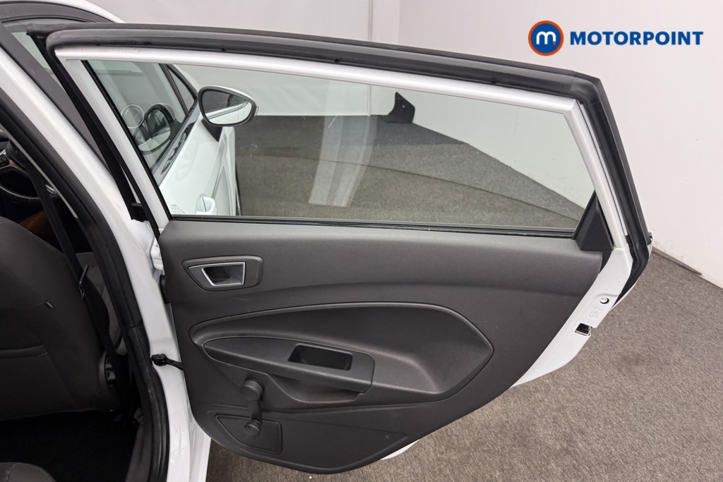 Ford Fiesta Zetec Manual Petrol Hatchback - Stock Number (1582390) - 12th supplementary image