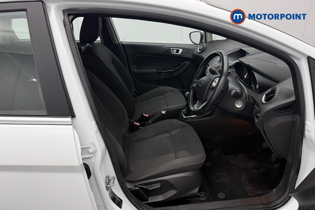 Ford Fiesta Zetec Manual Petrol Hatchback - Stock Number (1582390) - 14th supplementary image
