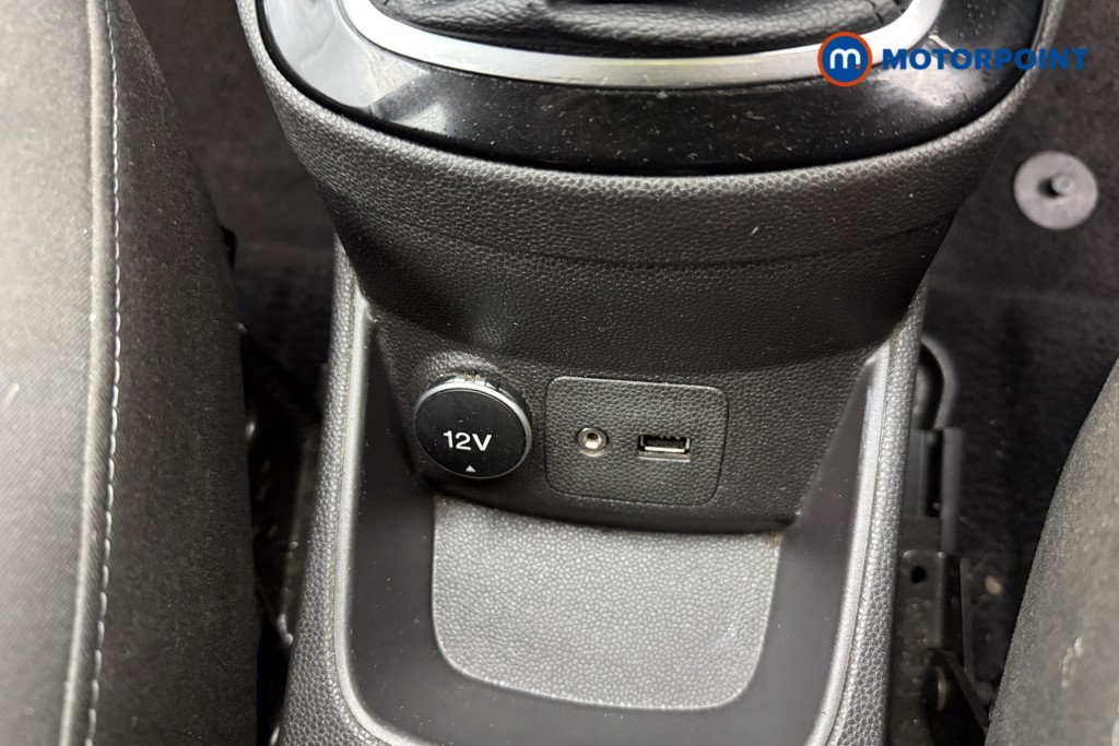 Ford Fiesta Zetec Manual Petrol Hatchback - Stock Number (1582390) - 20th supplementary image