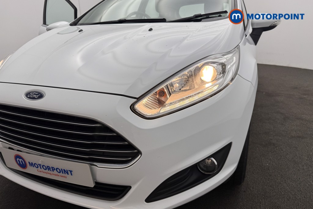 Ford Fiesta Zetec Manual Petrol Hatchback - Stock Number (1582390) - 30th supplementary image