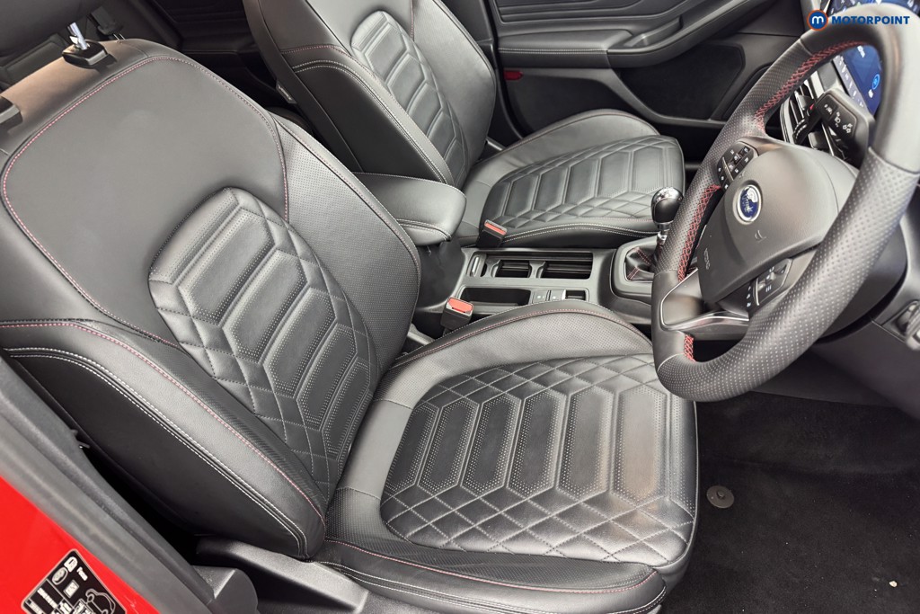 Ford Focus St-Line Vignale Manual Petrol Hatchback - Stock Number (1583092) - 5th supplementary image