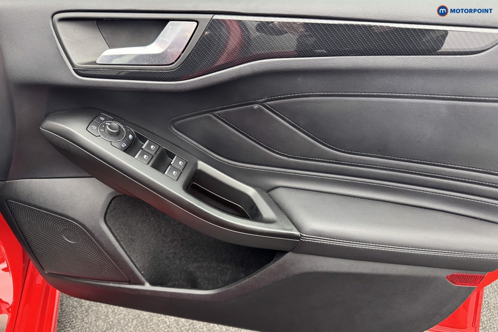 Ford Focus St-Line Vignale Manual Petrol Hatchback - Stock Number (1583092) - 23rd supplementary image