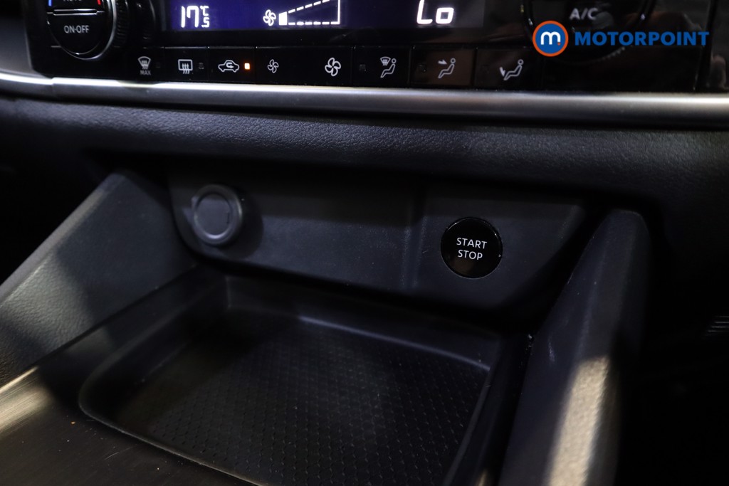Nissan Qashqai Acenta Premium Automatic Petrol-Electric Hybrid SUV - Stock Number (1583638) - 19th supplementary image