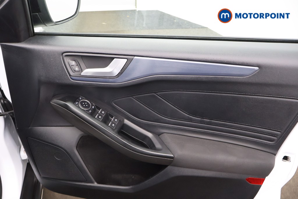 Ford Focus Active Edition Manual Petrol Hatchback - Stock Number (1583765) - 9th supplementary image