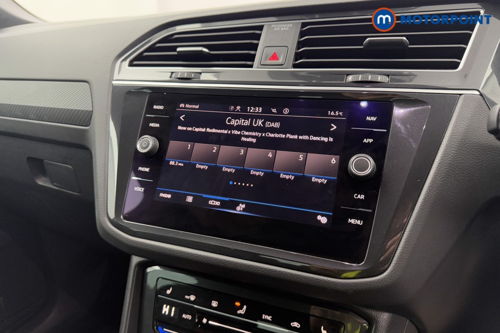 Volkswagen Tiguan R-Line Automatic Petrol SUV - Stock Number (1583942) - 7th supplementary image