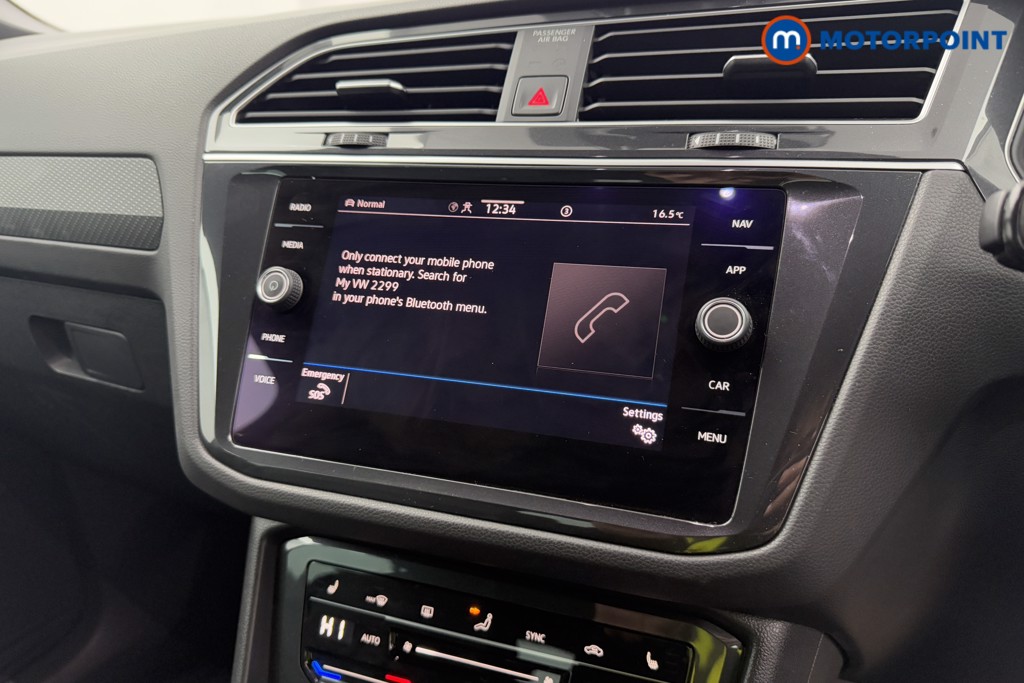 Volkswagen Tiguan R-Line Automatic Petrol SUV - Stock Number (1583942) - 9th supplementary image