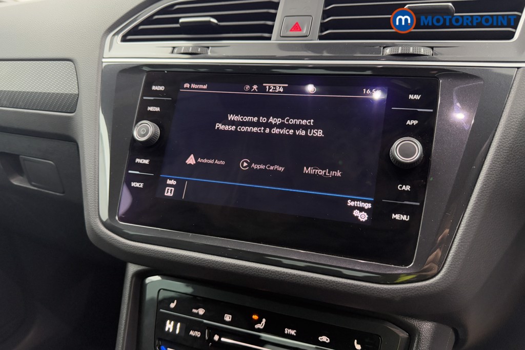 Volkswagen Tiguan R-Line Automatic Petrol SUV - Stock Number (1583942) - 11th supplementary image
