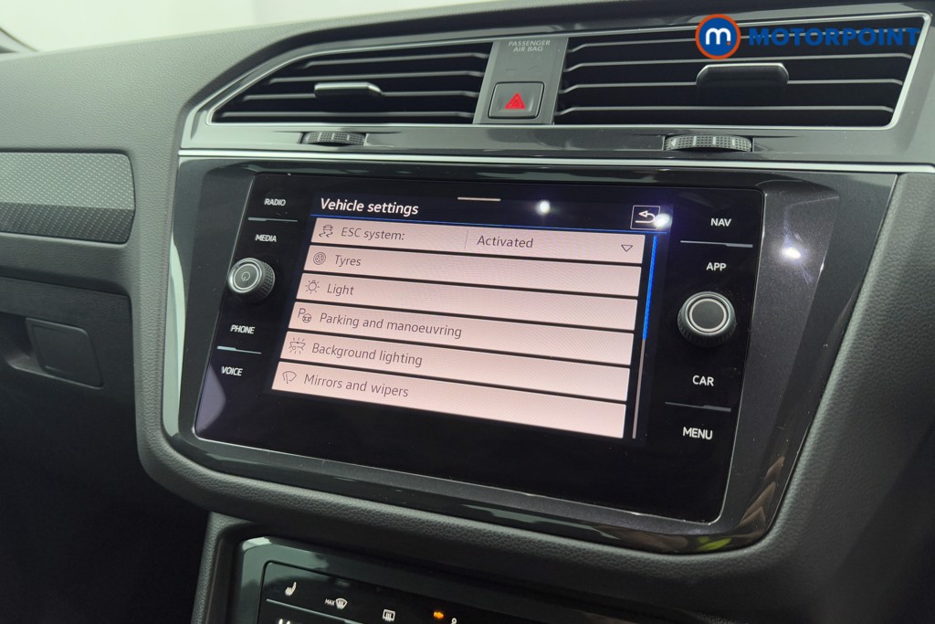 Volkswagen Tiguan R-Line Automatic Petrol SUV - Stock Number (1583942) - 12th supplementary image