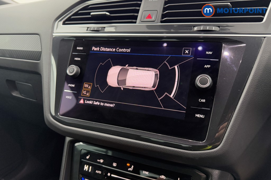 Volkswagen Tiguan R-Line Automatic Petrol SUV - Stock Number (1583942) - 13th supplementary image