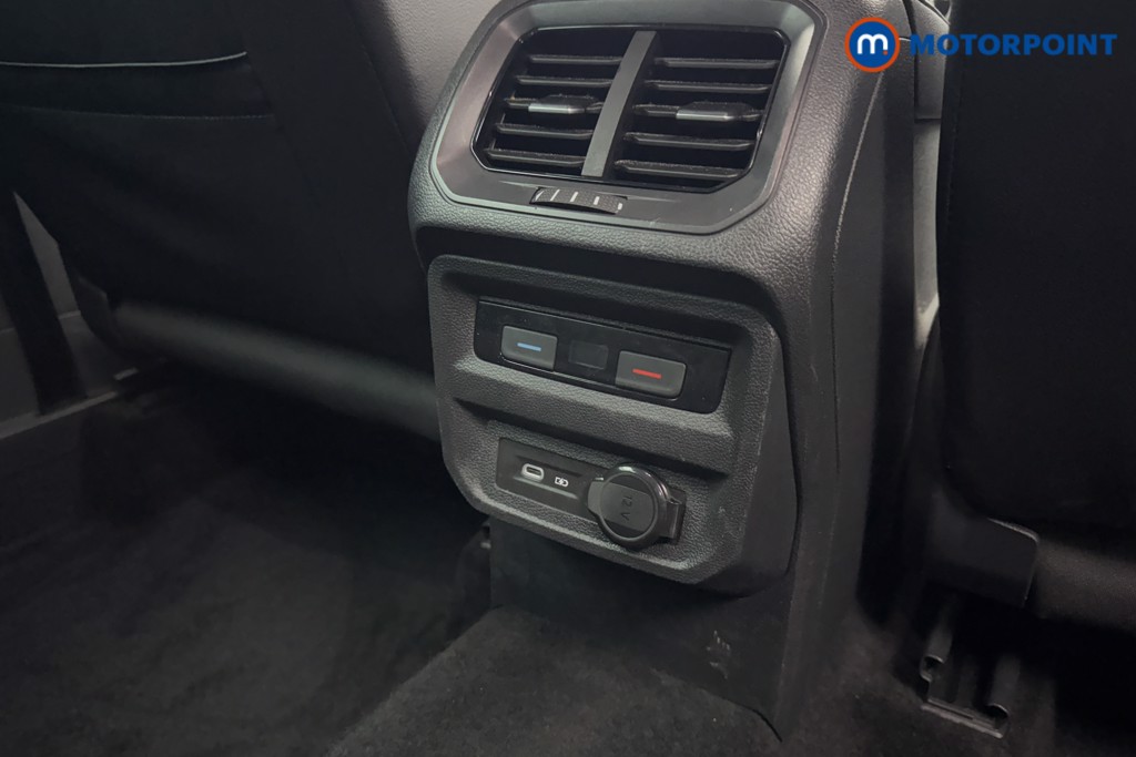 Volkswagen Tiguan R-Line Automatic Petrol SUV - Stock Number (1583942) - 22nd supplementary image