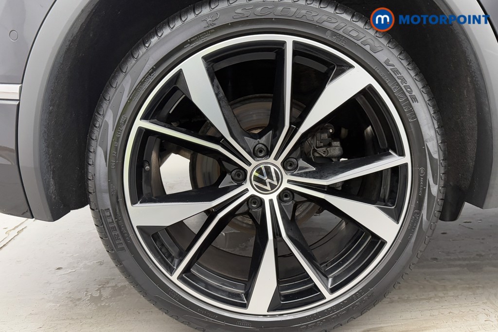 Volkswagen Tiguan R-Line Automatic Petrol SUV - Stock Number (1583942) - 33rd supplementary image