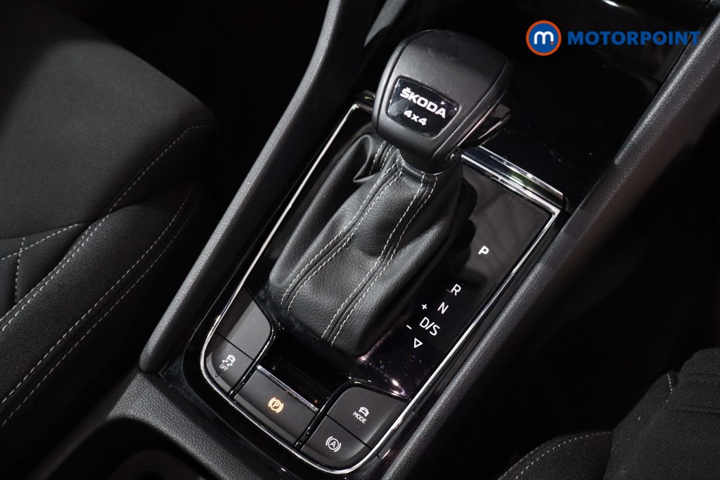 Skoda Karoq Sportline Automatic Petrol SUV - Stock Number (1584335) - 18th supplementary image
