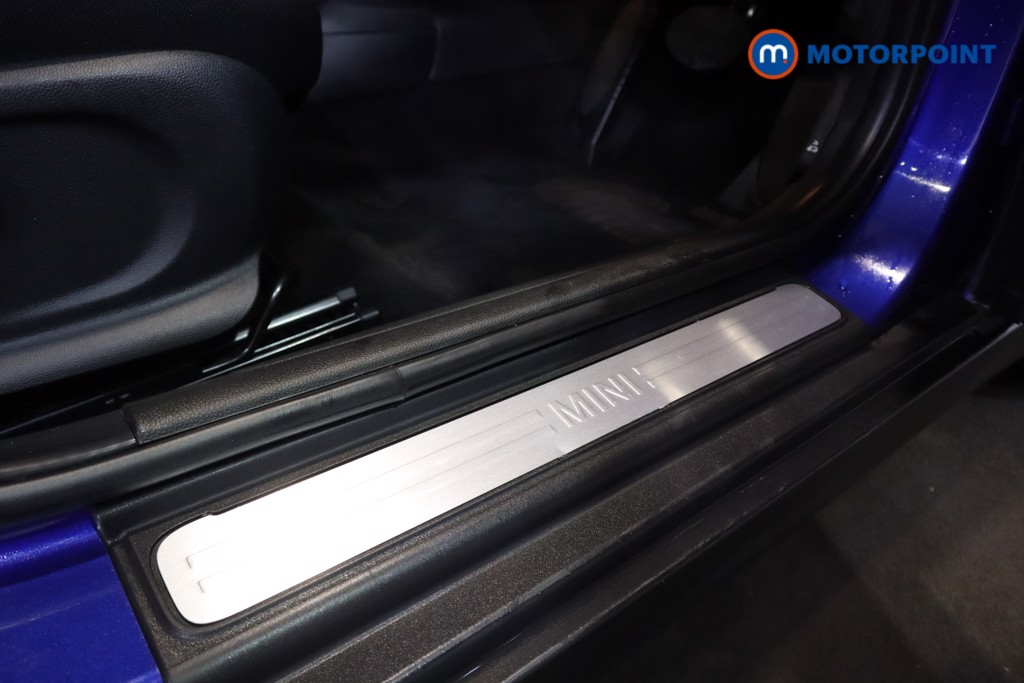 Mini Hatchback Cooper Classic Automatic Petrol Hatchback - Stock Number (1584730) - 5th supplementary image