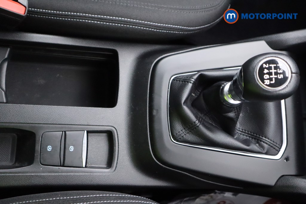 Ford Focus Titanium Manual Petrol Hatchback - Stock Number (1584799) - 4th supplementary image