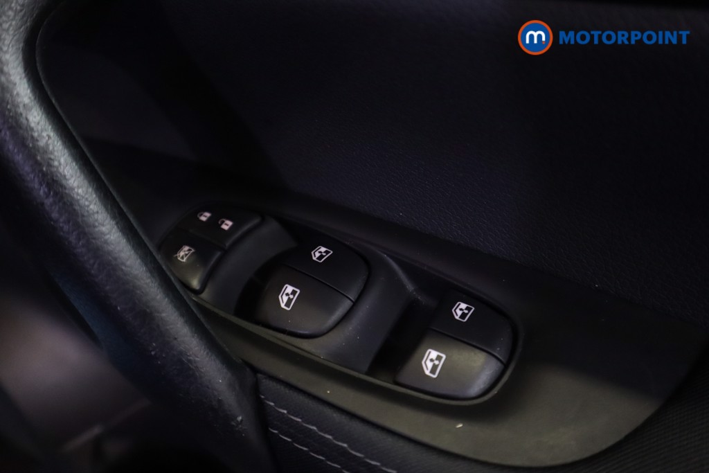 Nissan Qashqai Acenta Premium Manual Petrol SUV - Stock Number (1584932) - 4th supplementary image