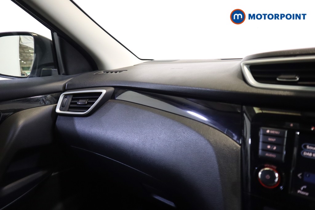 Nissan Qashqai Acenta Premium Manual Petrol SUV - Stock Number (1584932) - 22nd supplementary image