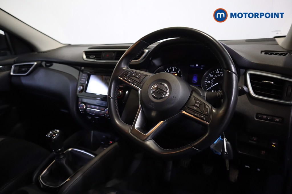 Nissan Qashqai Acenta Premium Manual Petrol SUV - Stock Number (1584932) - 1st supplementary image