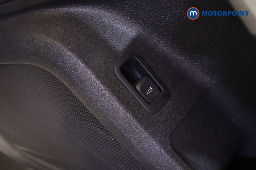 Audi Q2 Technik Manual Petrol SUV - Stock Number (1585003) - 4th supplementary image