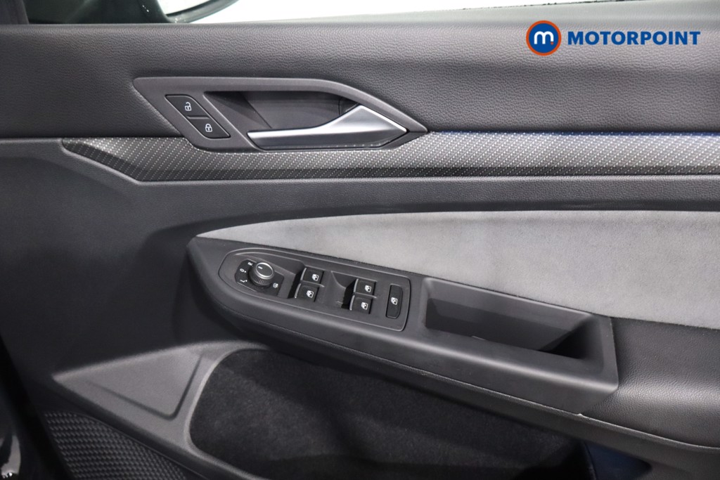 Volkswagen Golf R-Line Manual Petrol Hatchback - Stock Number (1585071) - 21st supplementary image