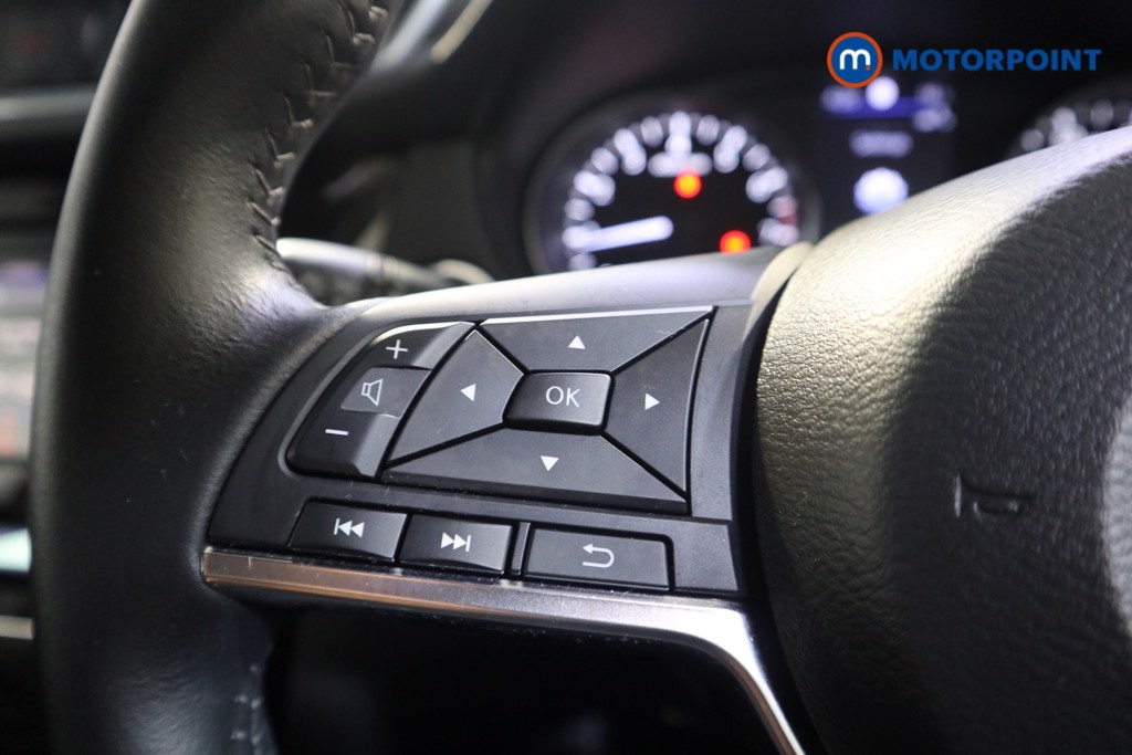 Nissan Qashqai N-Connecta Manual Petrol SUV - Stock Number (1585481) - 4th supplementary image