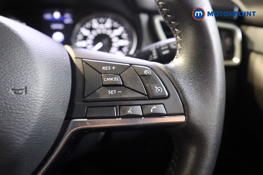 Nissan Qashqai N-Connecta Manual Petrol SUV - Stock Number (1585481) - 5th supplementary image