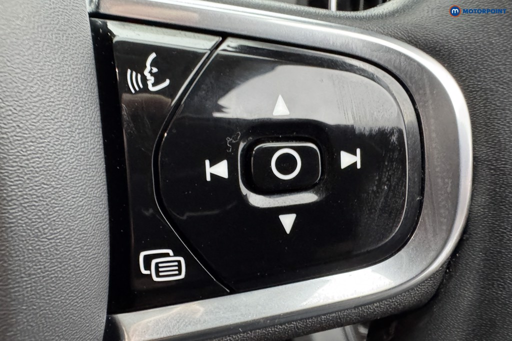 Volvo Xc60 Plus Automatic Diesel SUV - Stock Number (1585582) - 18th supplementary image