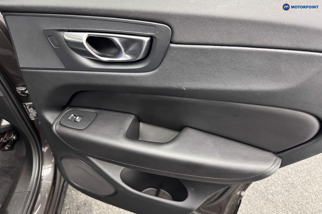 Volvo Xc60 Plus Automatic Diesel SUV - Stock Number (1585582) - 24th supplementary image