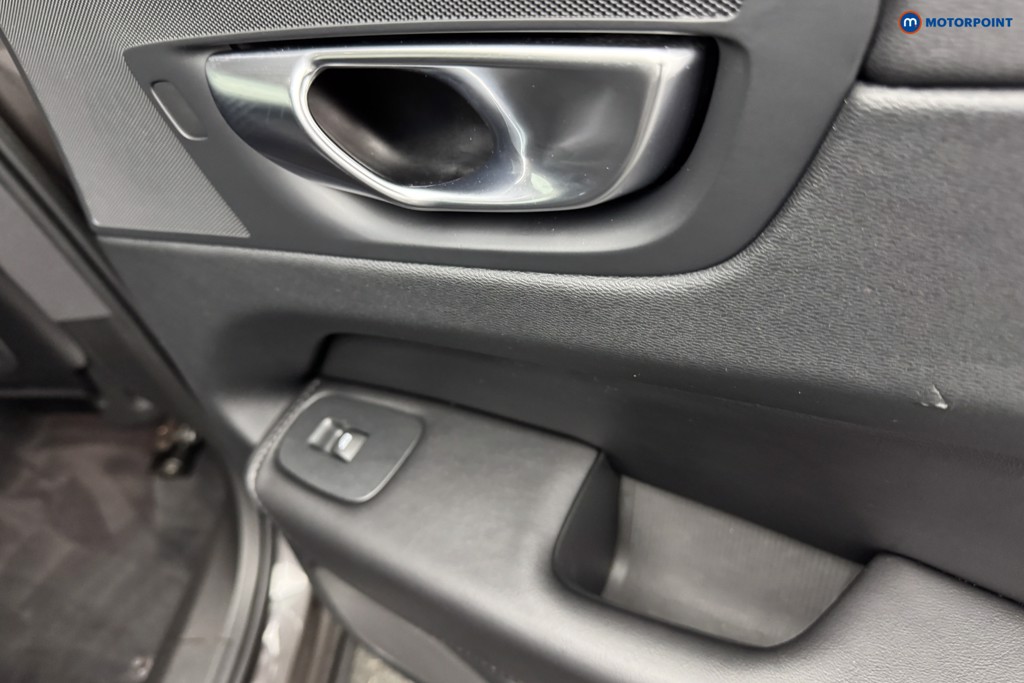 Volvo Xc60 Plus Automatic Diesel SUV - Stock Number (1585582) - 25th supplementary image