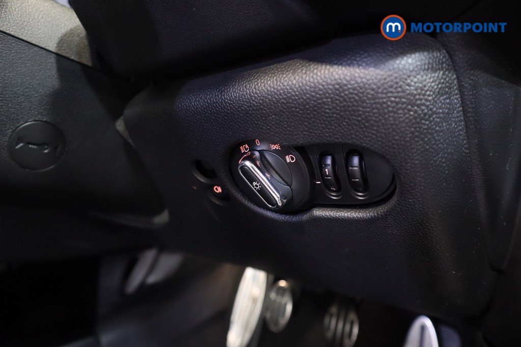 Mini Hatchback Cooper Sport Manual Petrol Hatchback - Stock Number (1586339) - 4th supplementary image
