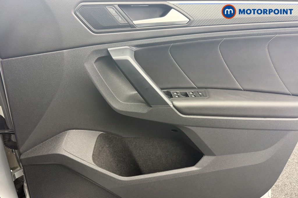 Volkswagen Tiguan R-Line Edition Automatic Petrol SUV - Stock Number (1586412) - 10th supplementary image