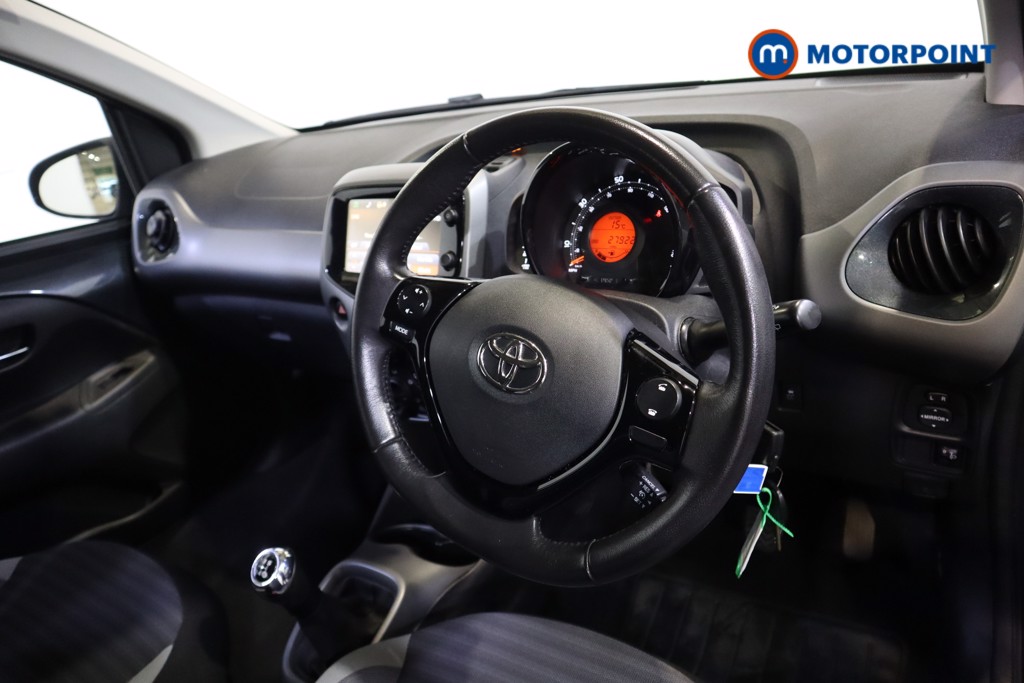 Toyota Aygo X-Play Manual Petrol Hatchback - Stock Number (1586610) - 1st supplementary image