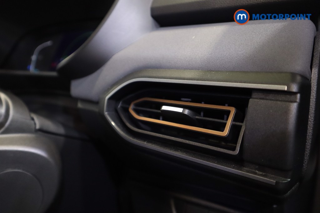 Dacia Jogger Extreme Automatic Petrol-Electric Hybrid People Carrier - Stock Number (1587017) - 4th supplementary image
