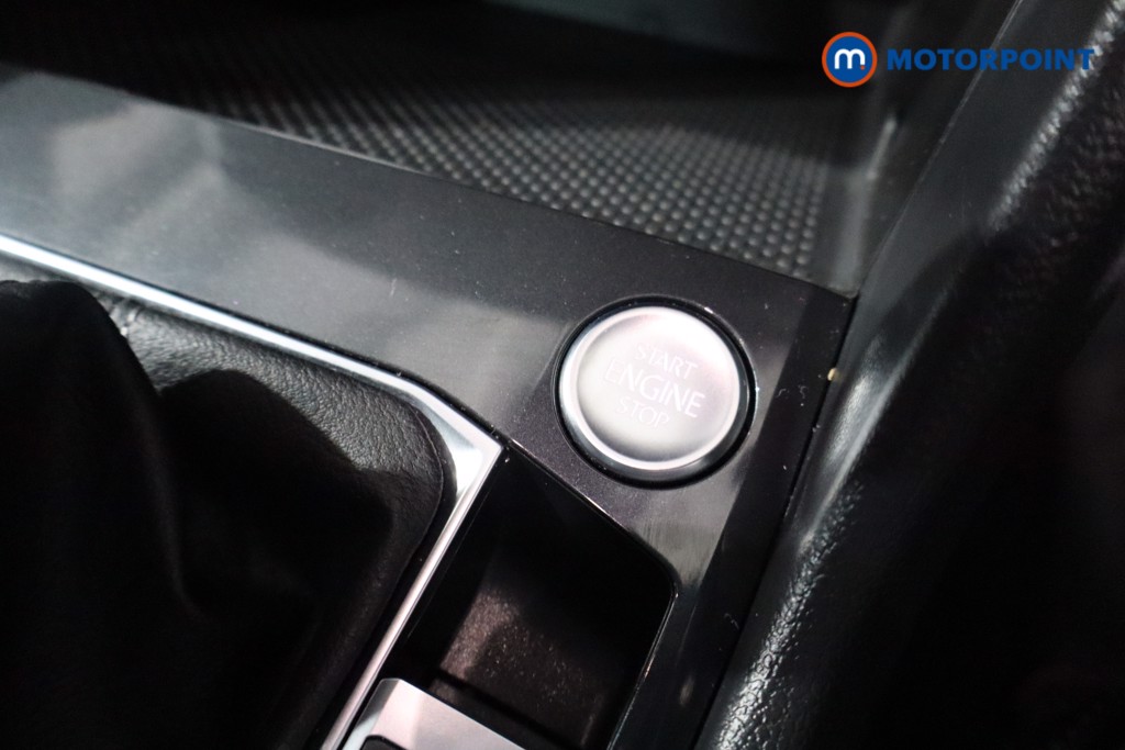 Volkswagen Tiguan R-Line Edition Automatic Petrol SUV - Stock Number (1587027) - 13th supplementary image