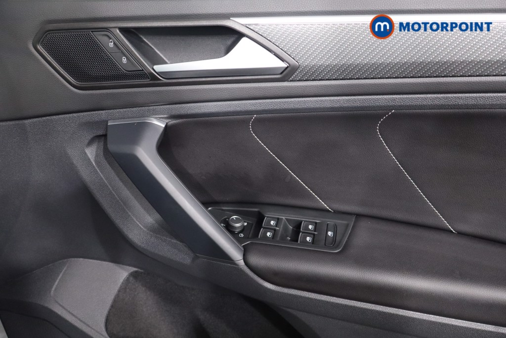 Volkswagen Tiguan R-Line Edition Automatic Petrol SUV - Stock Number (1587027) - 22nd supplementary image