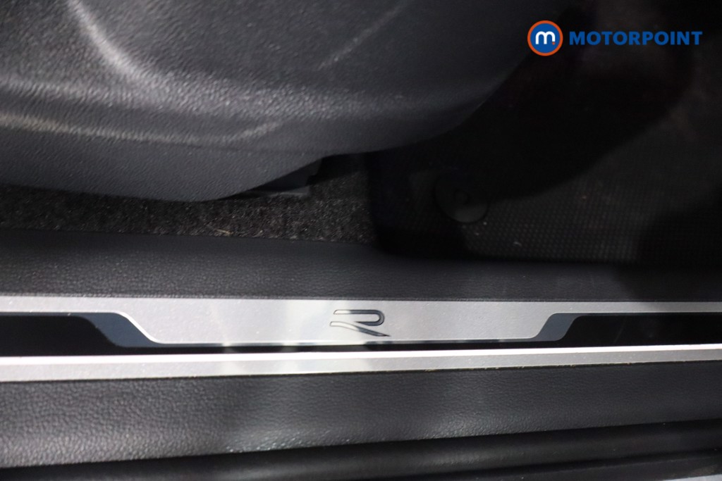 Volkswagen Tiguan R-Line Edition Automatic Petrol SUV - Stock Number (1587027) - 23rd supplementary image