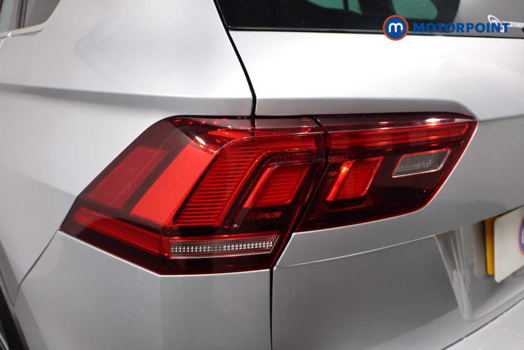 Volkswagen Tiguan R-Line Edition Automatic Petrol SUV - Stock Number (1587027) - 36th supplementary image