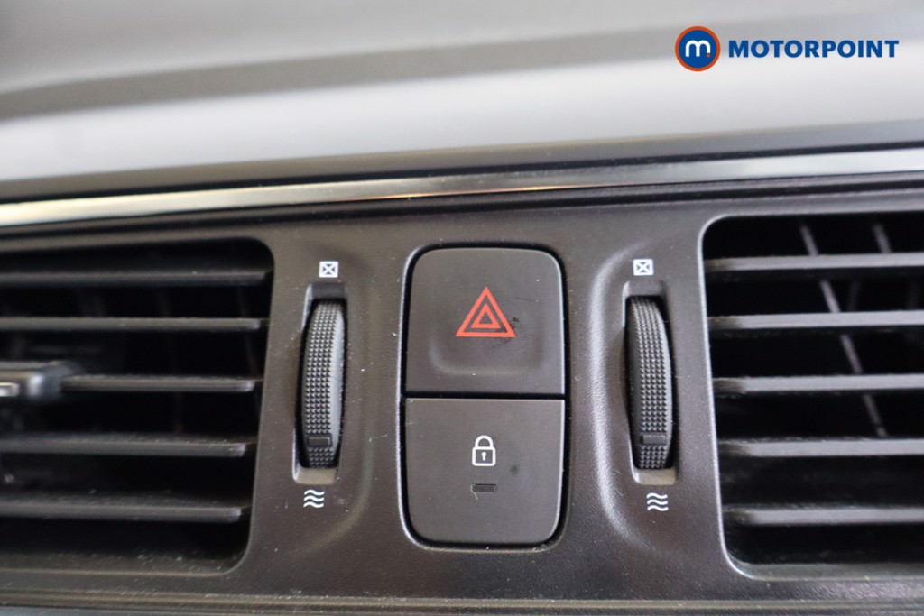 Renault Kadjar Iconic Manual Petrol SUV - Stock Number (1569272) - 8th supplementary image