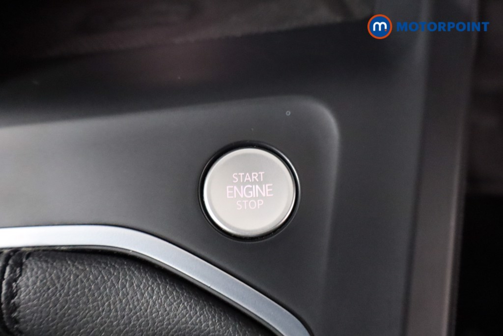 Volkswagen Golf Style Manual Petrol Hatchback - Stock Number (1570963) - 13th supplementary image
