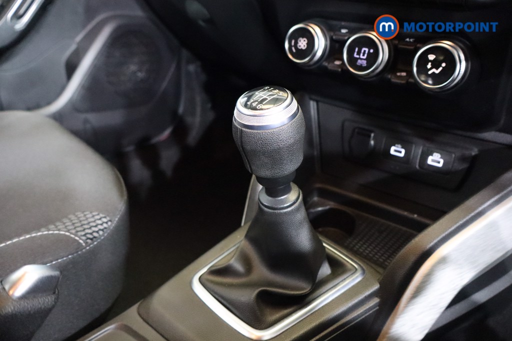 Dacia Duster Prestige Manual Diesel SUV - Stock Number (1584105) - 12th supplementary image
