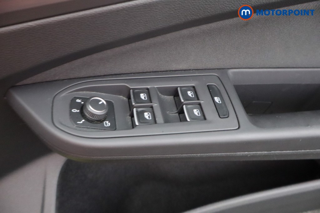 Volkswagen Golf Style Automatic Petrol Hatchback - Stock Number (1585124) - 10th supplementary image