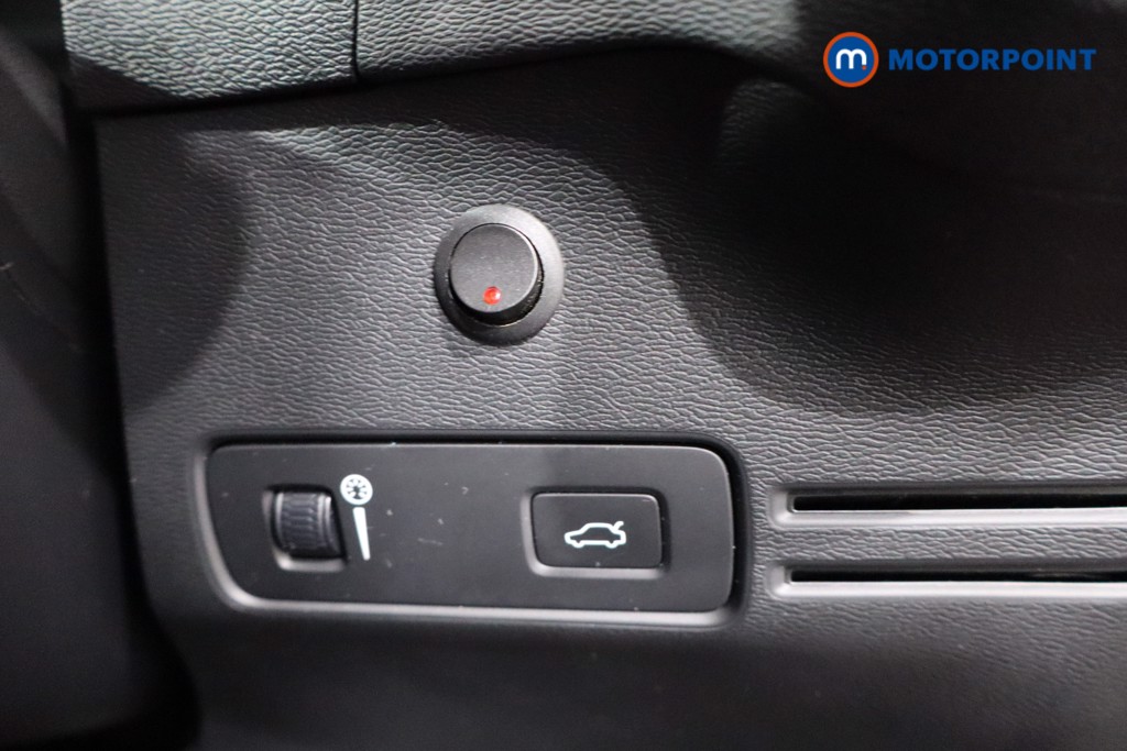 Volvo Xc40 R Design Manual Petrol SUV - Stock Number (1586367) - 20th supplementary image