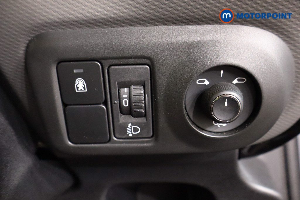 Citroen C4 Cactus Flair Automatic Petrol SUV - Stock Number (1574396) - 16th supplementary image