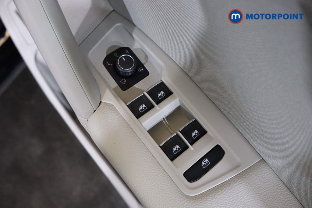 Volkswagen Tiguan Elegance Automatic Petrol Plug-In Hybrid SUV - Stock Number (1581366) - 18th supplementary image